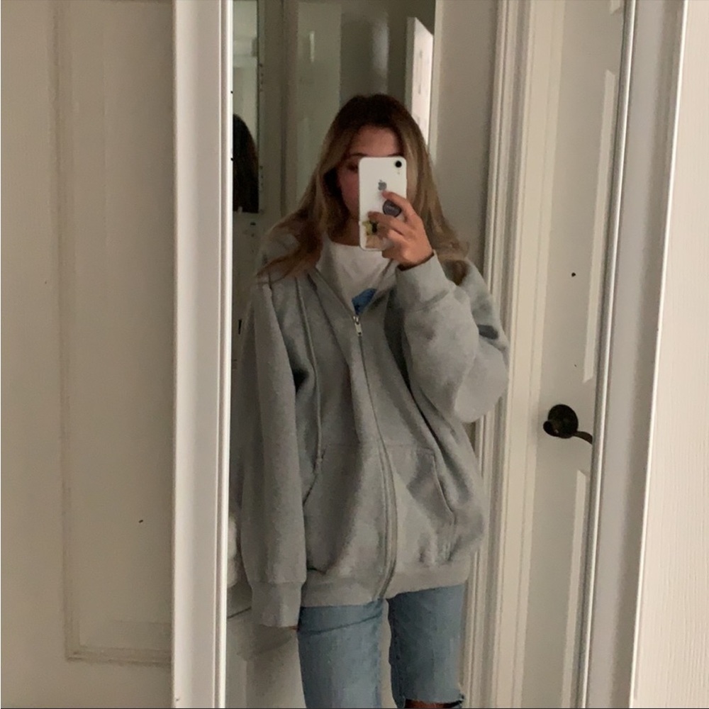 Brandy Melville sweat shirt